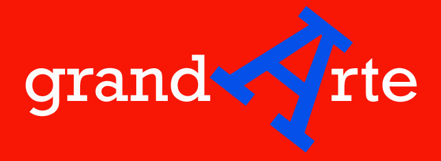 logo grandarte sfondo rosso